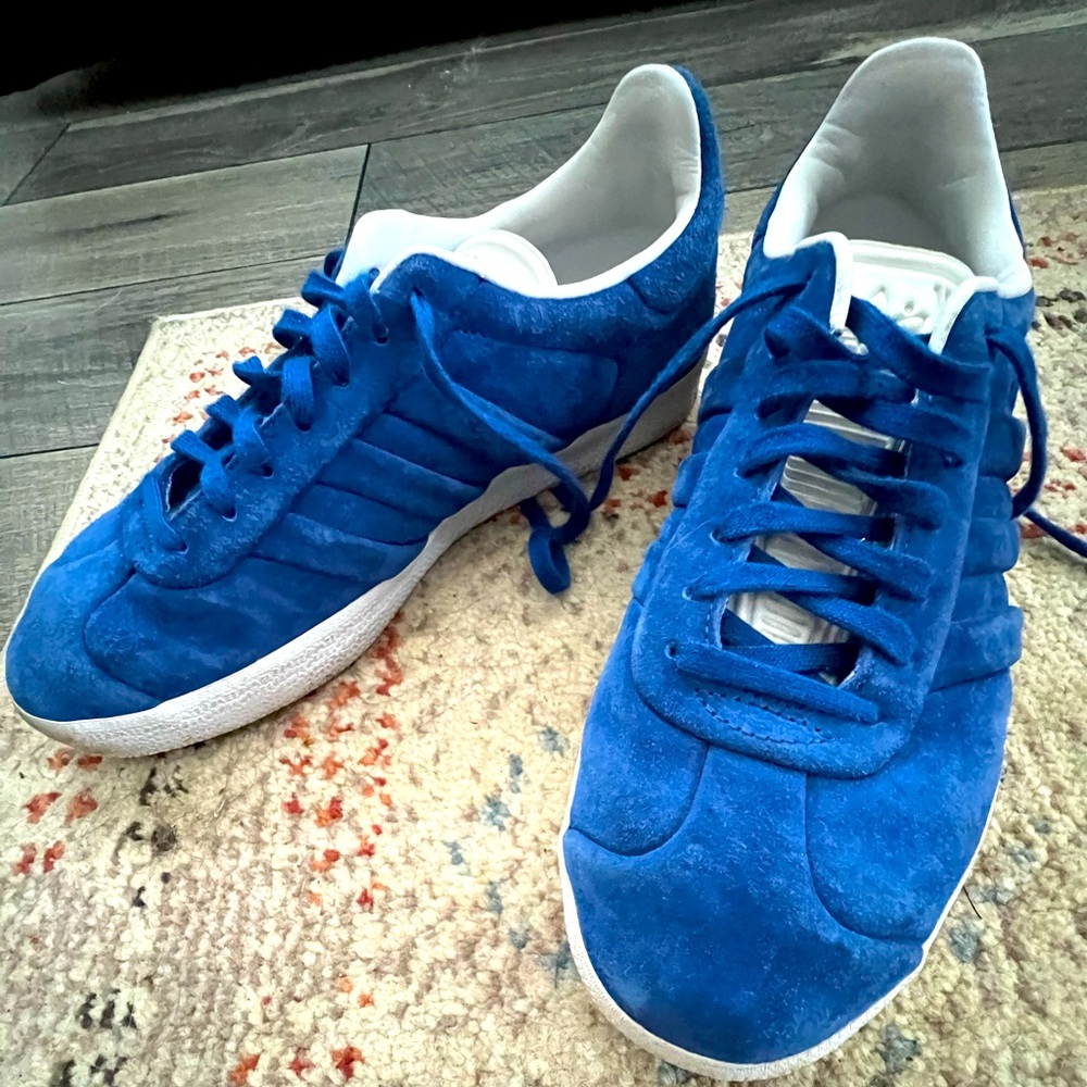 Adidas gazelle blue suede 7.5